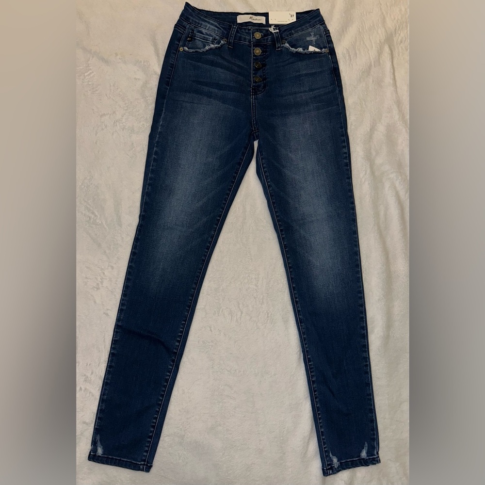 NWT KanCan High Rise Super Skinny 7/27